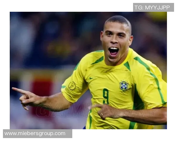 世界足球历史十大经典球星盘点 每一位都是传奇的象征 世界足球历史十大经典球星盘点 每一位都是传奇的象征