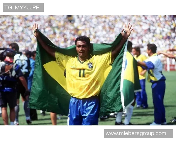 以足球中锋球星名字串联辉煌瞬间全面解读绿茵场上的进攻艺术 以足球中锋球星名字串联辉煌瞬间全面解读绿茵场上的进攻艺术