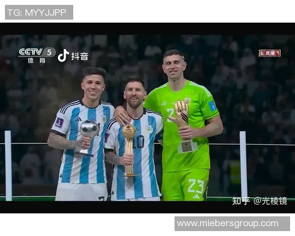 聚焦全球顶级锋线球星的技术风采与赛场表现解析 聚焦全球顶级锋线球星的技术风采与赛场表现解析